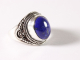 21111 Bewerkte zilveren ring met lapis lazuli