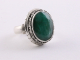 22118 Zware bewerkte zilveren ring met smaragd