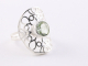 22179 Opengewerkte zilveren ring met groene amethist