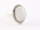 22560 Ovale zilveren ring met regenboog maansteen