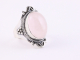 22607 Bewerkte zilveren ring met rozenkwarts