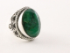 22667 Bewerkte zilveren ring met smaragd