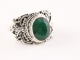 23029 Bewerkte zilveren ring met smaragd
