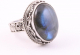 22165-17 Bewerkte zilveren ring met grote labradoriet steen