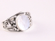 23165 Fijne opengewerkte zilveren ring met parelmoer