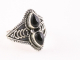 23169 Bewerkte zilveren ring met onyx