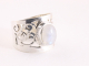 23198 Opengewerkte zilveren ring met regenboog maansteen