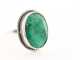 23226 Bewerkte zilveren ring met smaragd 