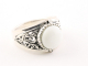 23344 Opengewerkte zilveren ring met witte agaat