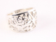 23346 Opengewerkte zilveren ring met bloemenmotief