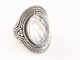 24070 Bewerkte zilveren ring met bergkristal