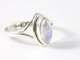 25674 Fijne zilveren ring met regenboog maansteen