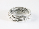 25633 Gevlochten zilveren ring