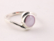23910 Fijne hoogglans zilveren ring met roze parelmoer
