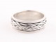 23535 Zware zilveren ring met vlechtmotief