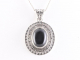41139+HK Bewerkte zilveren hanger met onyx aan ketting