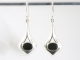 55137 Druppelvormige hoogglans zilveren oorbellen met onyx
