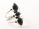 23684 Opengewerkte zilveren ring met 3 onyx stenen