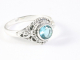 25453 Fijne bewerkte zilveren ring met blauwe topaas