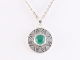 41155+HK Ronde bewerkte zilveren hanger met groene onyx aan ketting