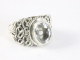 25058 Bewerkte zilveren ring met bergkristal