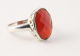22430 Bewerkte ovale zilveren ring met carneool
