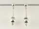 50797 Bewerkte hoogglans zilveren oorstekers met bolletjes