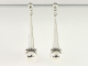 51106 Lange hoogglans zilveren oorstekers met bolletjes  