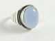 21348-18 Bewerkte zilveren ring met blauwe chalcedoon