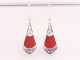 52489 Opengewerkte zilveren oorbellen met rode koraal