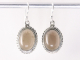 53613 Bewerkte ovale zilveren oorbellen met rookkwarts