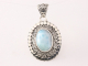 42661 Traditionele bewerkte zilveren hanger met larimar