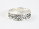24979 Zilveren ring met bloem gravering