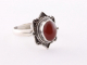 22325 Fijne bewerkte zilveren ring met carneool