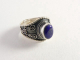 20472-17.5 Bewerkte zilveren ring met lapis lazuli