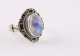 22280 Bewerkte zilveren ring met regenboog maansteen - maat 16.5.