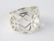 24526 Brede opengewerkte zilveren ring met bloemen motief