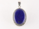 41305 Bewerkte zilveren hanger met grote lapis lazuli steen