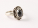 21204-17 Fijne bewerkte zilveren ring met onyx - maat 17