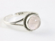 24932 Fijne bewerkte ronde zilveren ring met rozenkwarts