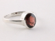 22643 Zilveren ring met granaat