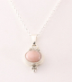 42547+HK Fijne bewerkte zilveren hanger met roze opaal aan ketting