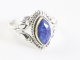 25123 Fijne bewerkte zilveren ring met blauwe saffier