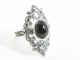 25621 Opengewerkte zilveren ring met onyx en marcasiet