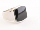22854 Zware zilveren zegelring met onyx