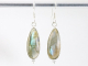 54681 Druppelvormige zilveren oorbellen met labradoriet