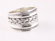 23705 Brede zilveren ring met vlechtmotief en kabelpatronen