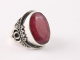 21958-17 Bewerkte zilveren ring met robijn