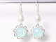 54199 Lange zilveren oorbellen met aqua chalcedoon en parel