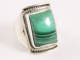 24369 Bewerkte zilveren ring met malachiet